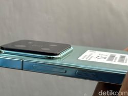 Unboxing Xiaomi 14: HP Flagship Cakep Berkamera Leica