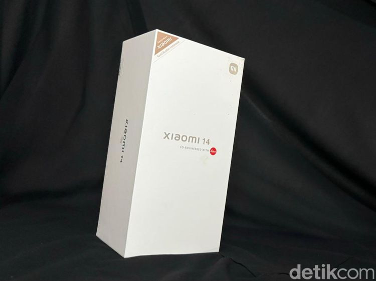 Unboxing Xiaomi 14: HP Flagship Cakep Berkamera Leica