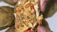 Lagi tren di media sosial, Tahu Huha buatan selebgram Farida Zulfa punya banyak peminat. Lokasi tokonya di Gandaria City. Tahu Huha berisi ayam dan paduan sambal, lalu ada pilihan tahu yakiniku dan tahu badas (bakso pedas). Foto: Instagram tokofariadazulfa 