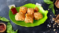 Sedang di Depok? Kamu bisa jajan Tahu Pedas Gelojot Abah Jaja yang ada di Jl. Calung Raya No.62. Harga per buahnya Rp 2.500. Selain itu, ada pilihan tahu walik dan tahu Sumedang. Foto: Tahu Pedas Gelojot Abah Jaja via Google Image