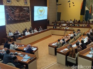 AHY Perkenalan di Komisi II: 16 Tahun di TNI, Ikut Misi Perdamaian PBB