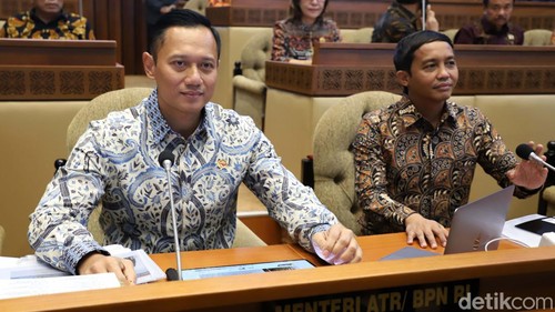 Menteri ATR/BPN, Agus Harimurti Yudhoyono (AHY) ikuti Raker dengan Komisi II DPR RI. AHY menyinggung anggarannya diblokir oleh Menteri Keuangan.