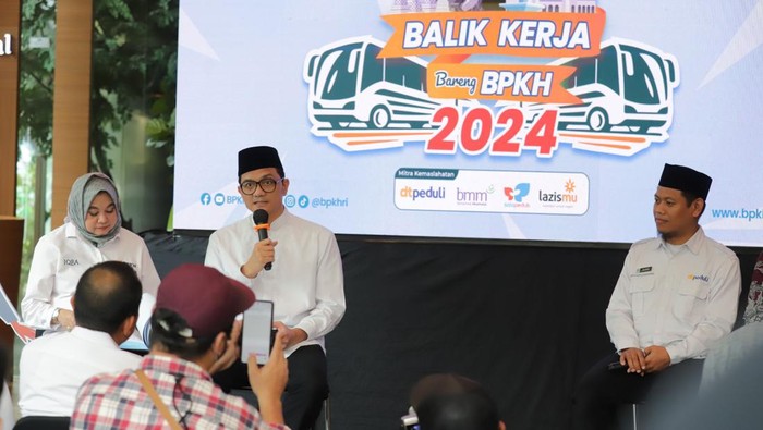 Badan Pengelola Keuangan Haji (BPKH) kembali menghadirkan program Balik Kerja Bareng BPKH 2024 guna membantu pemudik kembali ke perantauan usai libur Lebaran 2024.