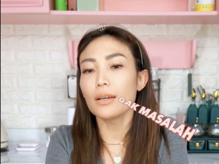 Ayu Dewi Hobi Mukbang Makanan Viral, Nasi Bejeg Sampai Mie Gacoan