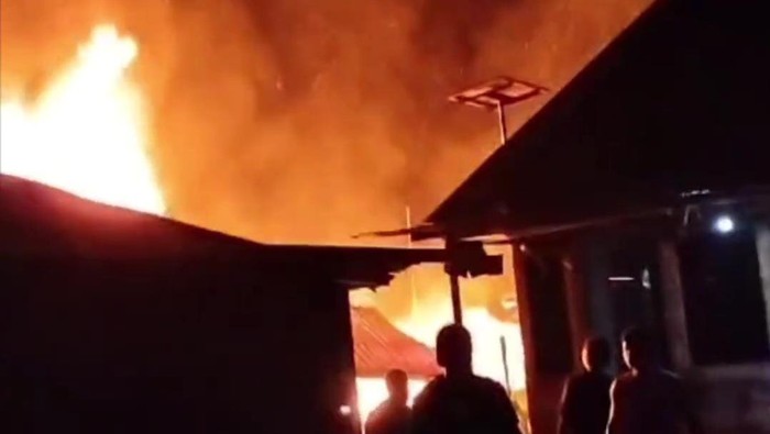 Bangunan SD Negeri di Madina yang luder terbakar. (Foto: tangkapan layar/istimewa)
