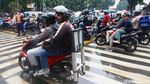 Banjir Surut, Lalin Pertigaan Hek Kramat Jati Masih Macet