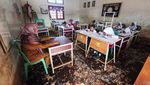Banjir Surut, Siswa SD di Jambi Kembali Semangat Menimba Ilmu