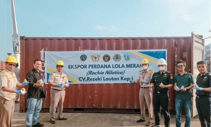 Bea Cukai Tanjungpinang Kawal UMKM Ekspor 13 Ton Cangkang Keong ke Vietnam