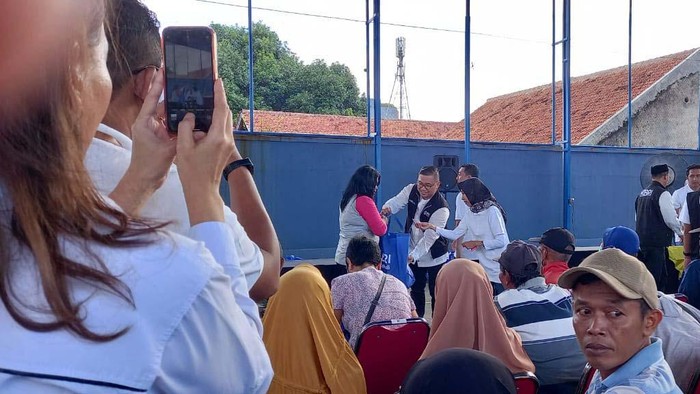 BRI memberikan paket sembako kepada panti asuhan dan panti werdha serta masyarakat duafa. Kegiatan ini bagian dari “Berbagi Bahagia Bersama BRI Group”.