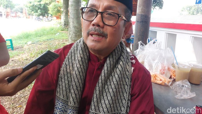 Bupati Cirebon Imron Rosyadi.
