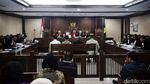 Ekspresi Karen Agustiawan di Sidang Kasus Korupsi Pengadaan LNG