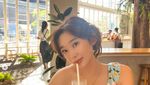 Gaya Livy Renata Saat Makan di Kaki Lima hingga Soba di Jepang