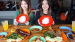 Gaya Livy Renata Saat Makan di Kaki Lima hingga Soba di Jepang