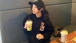 Gaya Livy Renata Saat Makan di Kaki Lima hingga Soba di Jepang