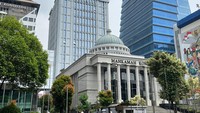 Sejumlah sembilan pilar itu juga mewakili dari jumlah hakim konstitusi yang independen dengan menjunjung tinggi kebenaran dan keadilan. Mereka diwajibkan menjadi para wakil masyarakat Indonesia dalam menjaga tegaknya konstitusi. (Anggi Muliawati/detikcom)