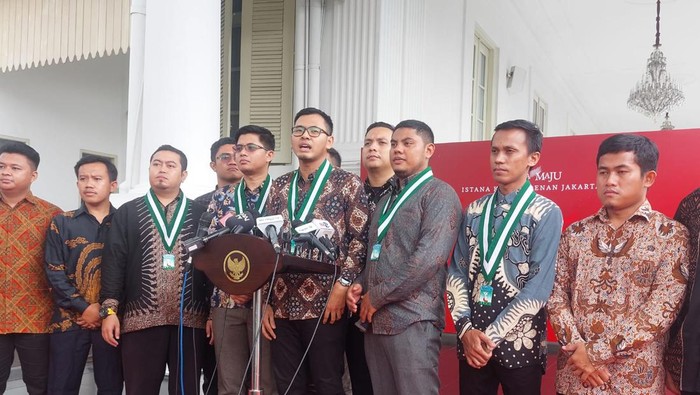 Pengurus Pusat Kesatuan Aksi Mahasiswa Muslim Indonesia (PP KAMMI) bertemu dengan Presiden Joko Widodo (Jokowi) di Istana Presiden, Jakarta, Senin (25/3/2024). Sejumlah hal dibahas, salah satunya soal Muktamar KAMMI.