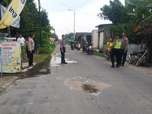 Emak-emak di Mojokerto Tewas Tertabrak Motor Saat Jemput Anak Pulang Sekolah