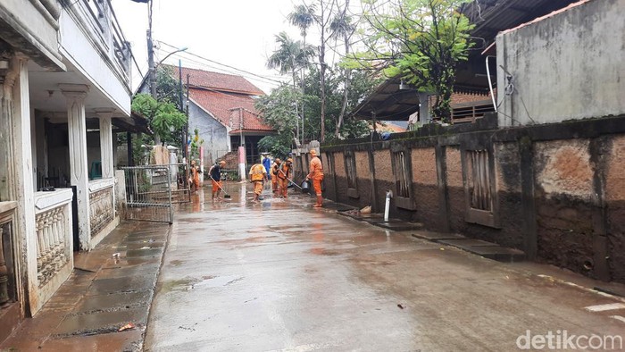 Kelurahan Cawang, Jakarta Timur (Jaktim), sempat tergenang banjir. Kini genangan banjir di sejumlah titik di Cawang telah surut. (Annisa AR/detikcom)