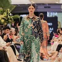 Metro berkolaborasi dengan Sebastian Gunawan, Denny Wirawan, Tandamata dan Artkea, merilis koleksi eksklusif busana Lebaran 2024. Foto: Dok. Metro Depatemen Store.