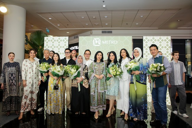 Metro berkolaborasi dengan Sebastian Gunawan, Denny Wirawan, Tandamata dan Artkea, merilis koleksi eksklusif busana Lebaran 2024. Foto: Dok. Metro Depatemen Store.
