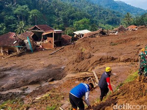 Longsor dan Banjir Bandang di KBB: 25 Rumah Rusak-225 Warga Mengungsi