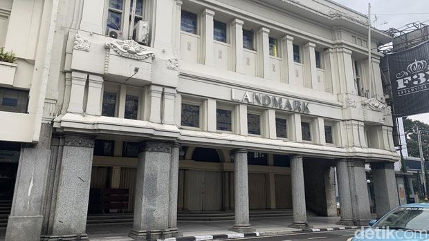 Landmark ex Pop Theatre Bandung.
