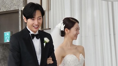 7 Foto Pernikahan Artis Drakor Lee Sang Yeob, Akhiri Masa Lajang di Usia 40