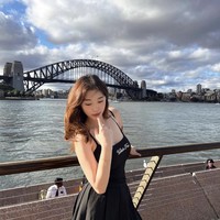 Selain itu, Livy dikenal sebagai sosok yang hidup mewah sejak kecil dan seringkali terlibat dalam kisah-kisah viral, terutama saat masa sekolahnya di luar negeri. Aktivitasnya yang aktif di media sosial seperti Instagram dan X membuatnya memiliki banyak penggemar, terutama di kalangan pria. Foto: Instagram/livyrenata