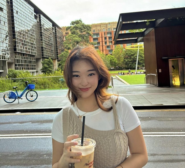 Hal ini menuai kecaman dari banyak pihak, mengingat Livy sudah dikenal sebagai sosok yang memiliki kekayaan yang cukup dengan gaya hidup hedon.  Foto: Instagram/livyrenata