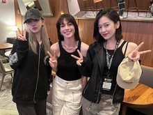 Yujin dan Liz IVE Nonton NBA di Atlanta, Eh Ketemu Anne Hathaway! Yujin dan Liz IVE Nonton NBA di Atlanta, Eh Ketemu Anne Hathaway!