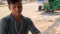 Selain camilan ringan, ada juga penjaja makanan berat di India. Uniknya hidangan yang sekilas mirip semur ini akan dimasak di dalam guci tanah liat yang ditutup rapat hingga potongan dagingnya matang sempurna. Foto: TikTok