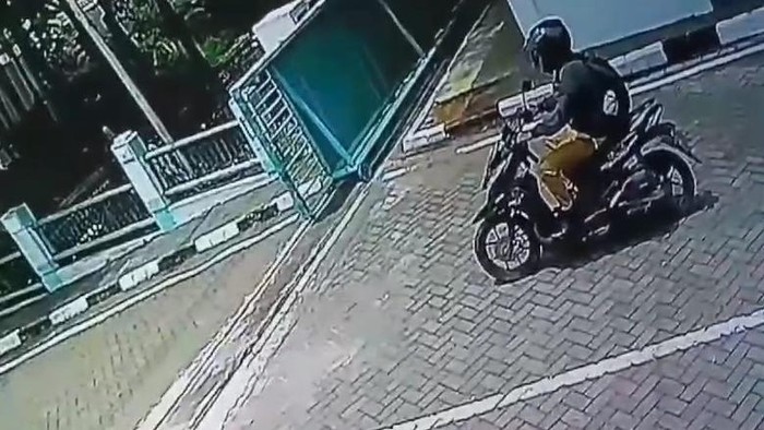 Maling motor berseragam ASN beraksi di kantor DPRD Kab Pasuruan