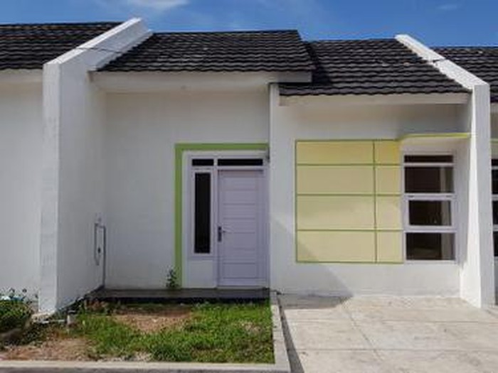 Tampilan depan rumah di Mars Residence