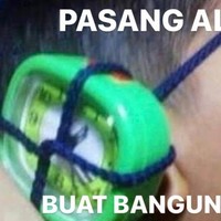 Cara ekstrim biar nggak telat lagi bangun sahur. Berani coba? Foto: Twitter