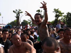 Mengintip Festival Tato Penuh Mistis di Thailand