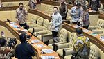 Datang Bareng Ibas, Intip Gaya AHY Rapat Perdana di DPR