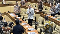 AHY sendiri sebelumnya dijadwalkan Raker bersama Komisi II RI pada pekan lalu, hingga akhirnya rapat tersebut dijadwalkan ulang menjadi hari ini. Rapat ini merupakan rapat perdananya bersama DPR usai dirinya menduduki posisi sebagai Menteri ATR/BPN. Foto: Shafira Cendra Arini/detik.com