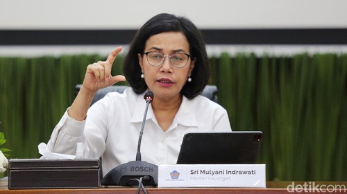 Menkeu Sri Mulyani Indrawati mengumumkan APBN masih surplus Rp 22,8 triliun per 15 Maret 2024. Pengumuman disampaikan dalam jumpa pers di Gedung Kemenkeu, Jakarta, Senin (25/3/2024).