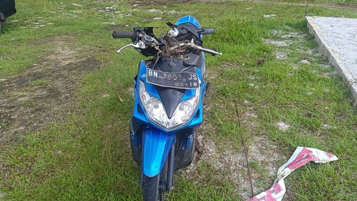 Motor korban yang terlibat kecelakaan.