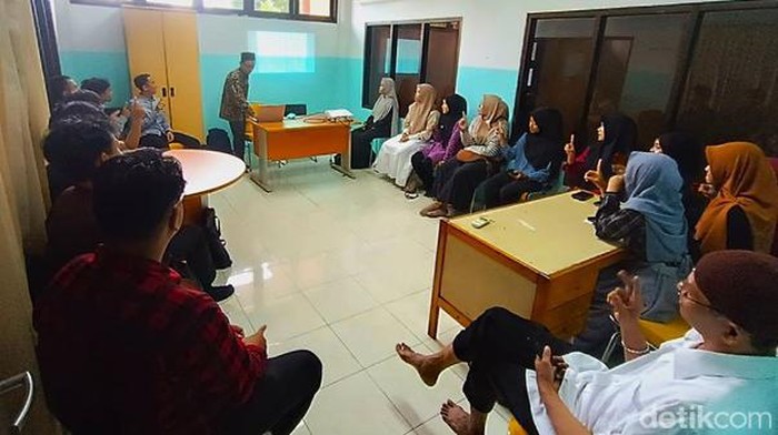 Ngaji Bahasa Isyarat di Unesa