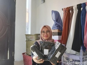 Berkah Ramadan, Penjualan Mukena dan Jilbab di Denpasar Laris Manis
