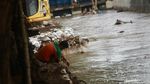 Penampakan Titik Luapan Sungai yang Bikin Hek Kramat Jati Kebanjiran