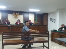 Dakwaan Pasal Berlapis ke Caleg Demokrat Sulsel Bagi-bagi Uang Saat Kampanye