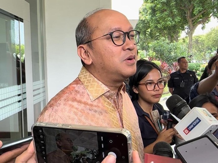 Rosan Roeslani usai bertemu Mensetneg Pratikno di kantor Kemensetneg, Jakarta, Senin (25/3/2024).
