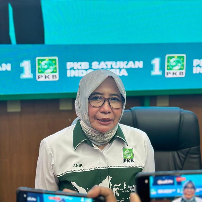 Sekretaris DPW PKB Jatim Anik Maslachah