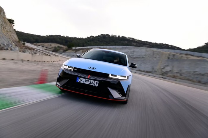 Test Drive Hyundai Ioniq 5 N di Sirkuit Parcmotor Castelloli Barcelona
