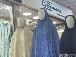Jelang Lebaran 2024, Mukena ala Shireen Sungkar Jadi Favorit di Tanah Abang