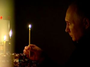 Mahasiswa di Rusia Nyalakan Lilin Kenang Korban Penembakan Moskow