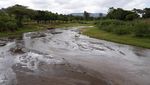 Warga Kenya Bangun Bendungan Pasir untuk Selamat dari Kekeringan