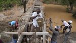 Warga Kenya Bangun Bendungan Pasir untuk Selamat dari Kekeringan